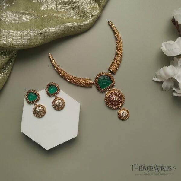 Carved Designer Hasli (Green)