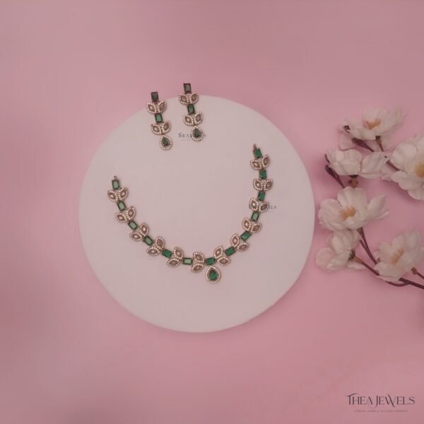 Saanvi - Leaf Ad Jewelry (Green)