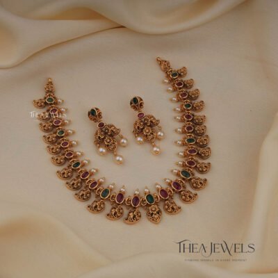 Chitrangi Paisley Jewellery