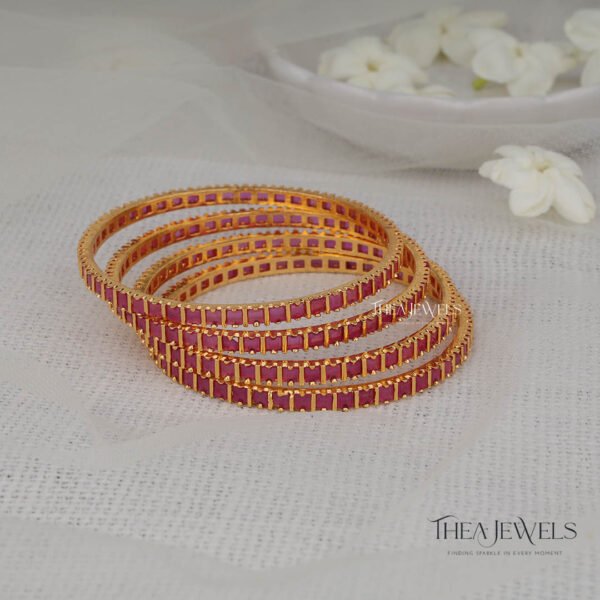 Dhaya Bangles (Set of 4)