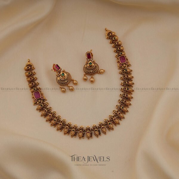 Ruhi Jewellery Short