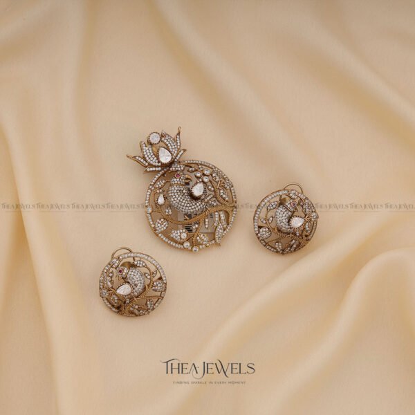 Gracia Pendant Set