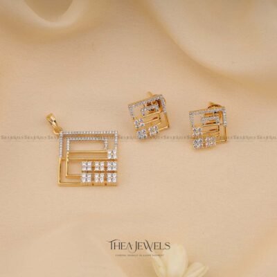 Neenu Pendant Set