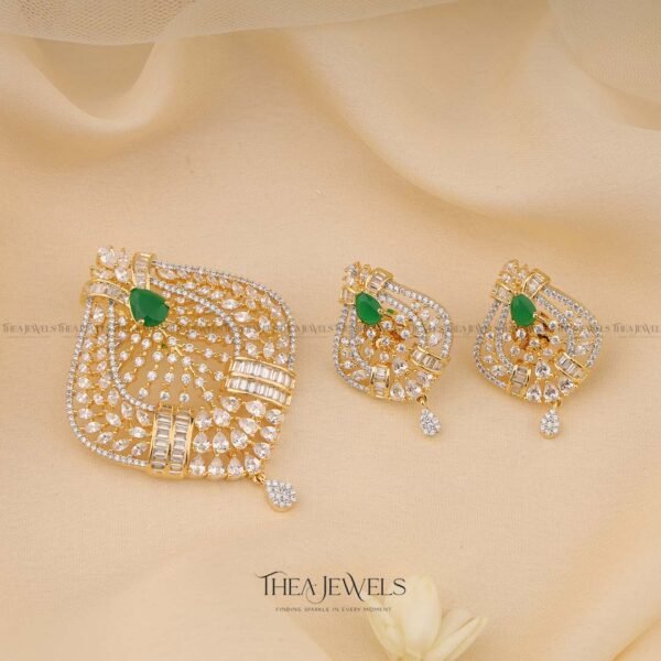 Dhisha Pendant Set