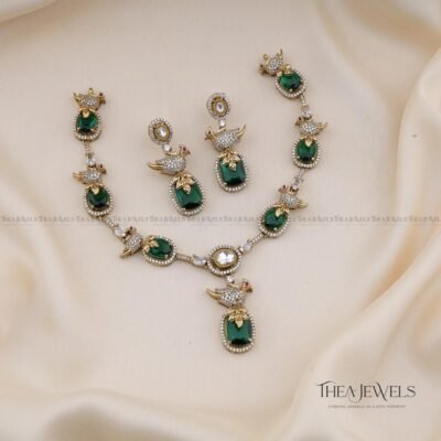 Parakeet Jewellery (Antique Gold Polish) Green