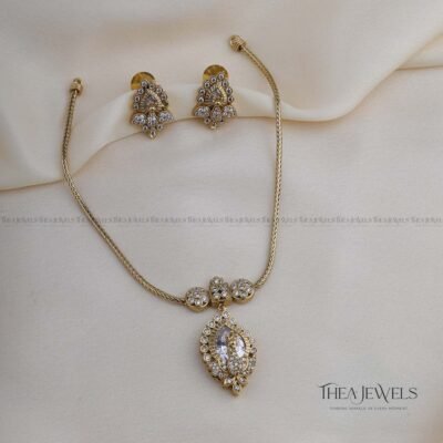 Peacock Minimal Jewellery White