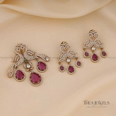 Mayura Pendant Set Red