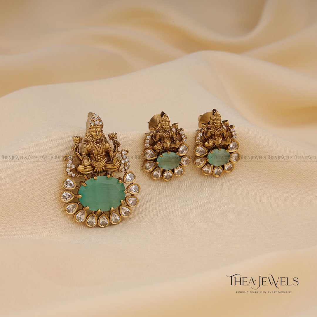 Charvi Pendant Set Mint Green