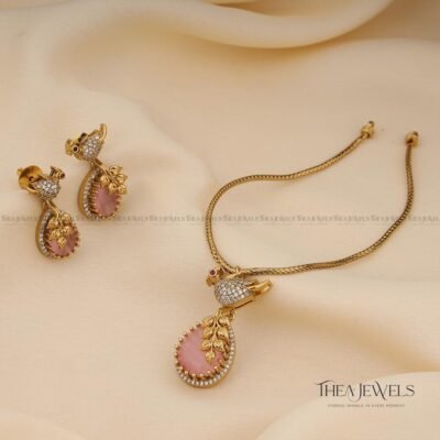 Sara Minimal Jewellery Pink