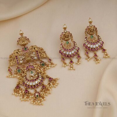 Aksharya Pendant Set