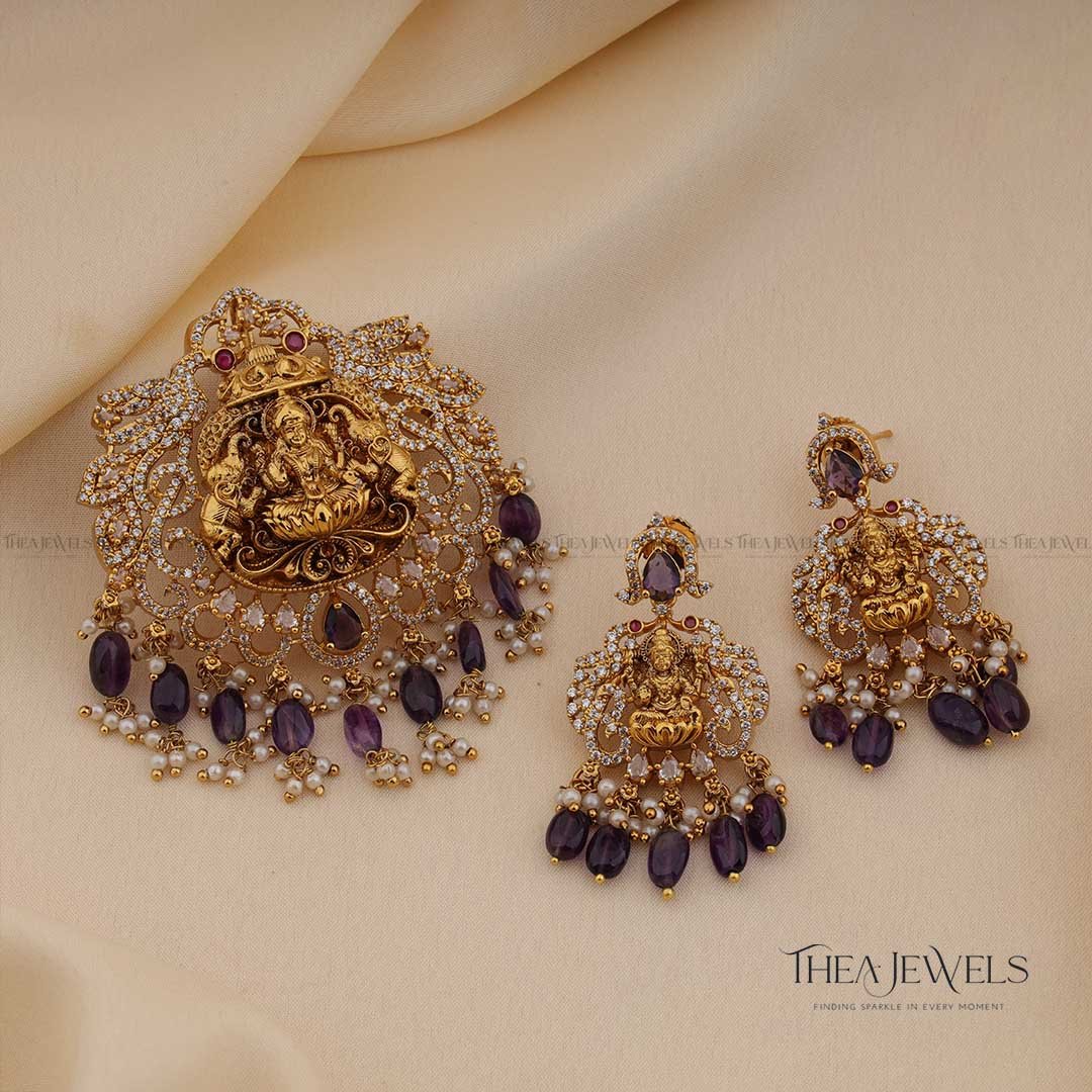 Shasudha Pendant Set