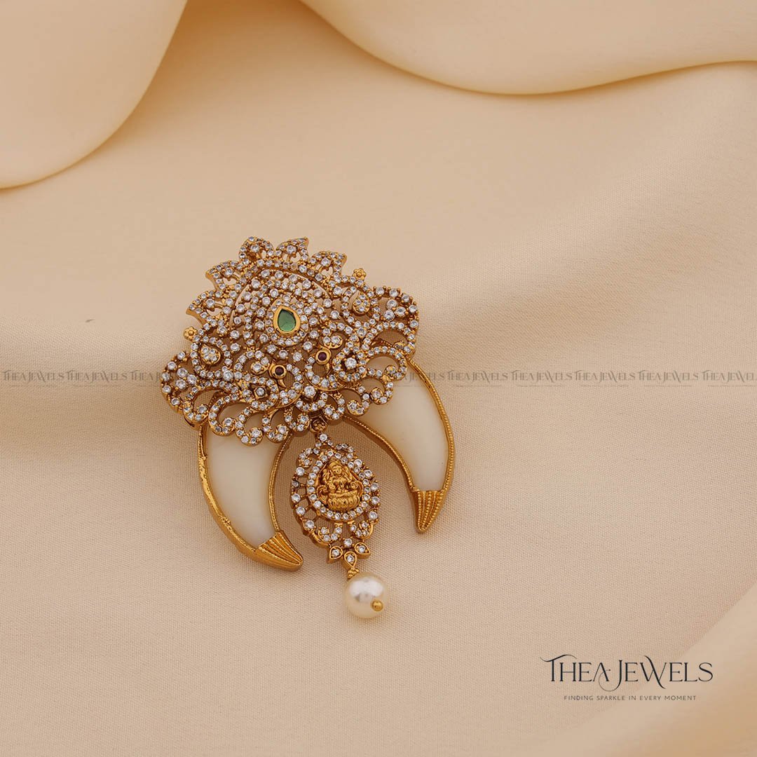 Artificial Nail Pendant