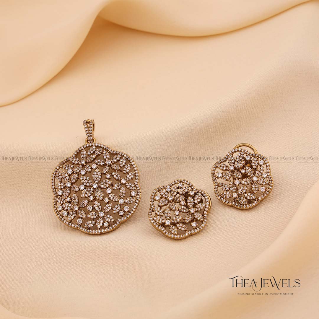 Treta Victorian Pendant Set