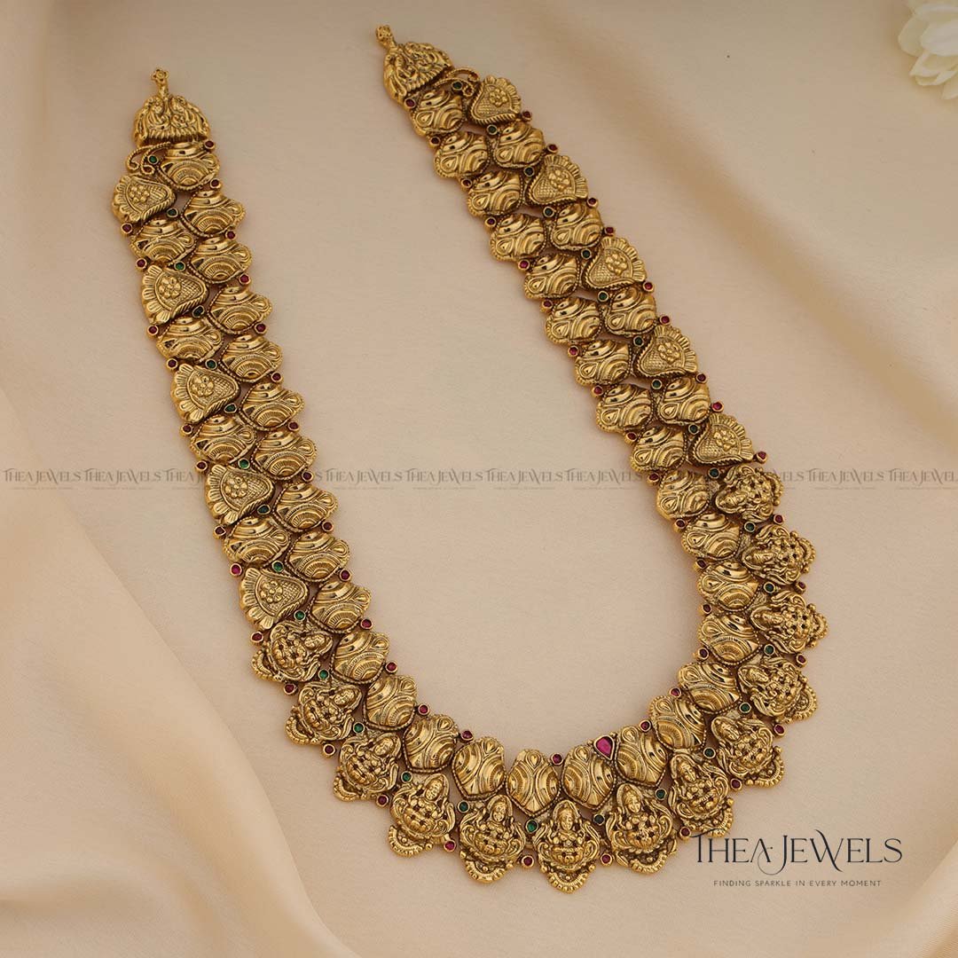 Shreeyu Long Necklace