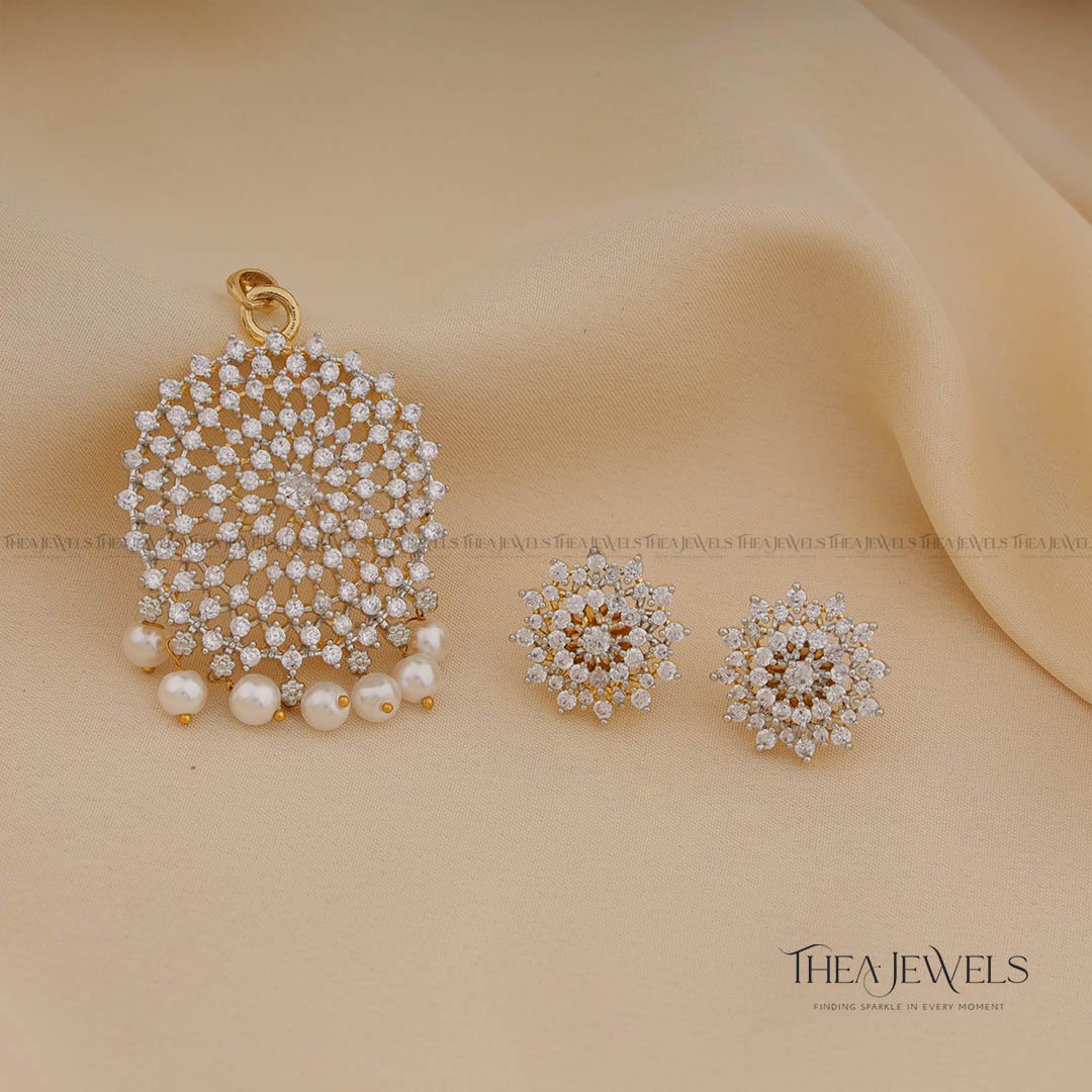 Bina Pendant Set