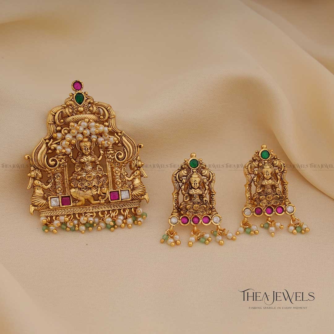 Lakshmi Pendant Set