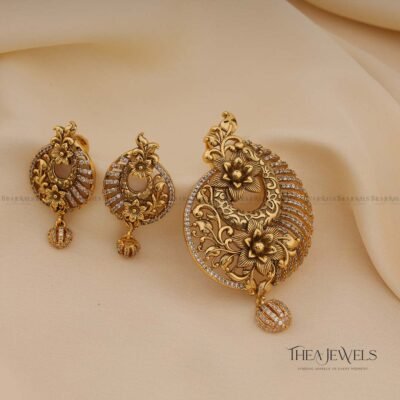 Gisha Pendant Set