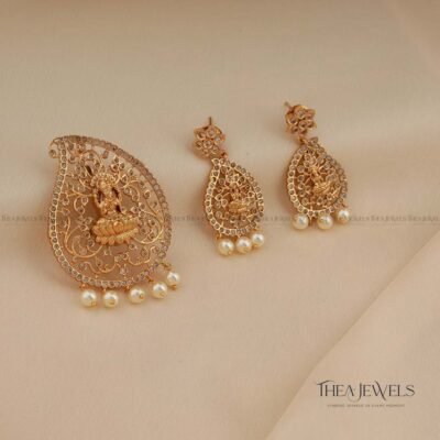 Vaasha Pendant Set